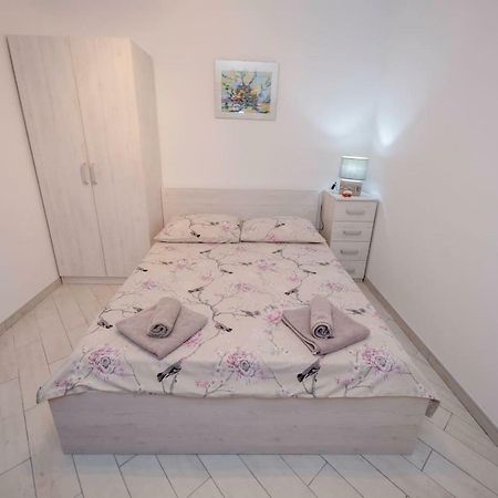 Apartman Marcela Palit Exterior photo