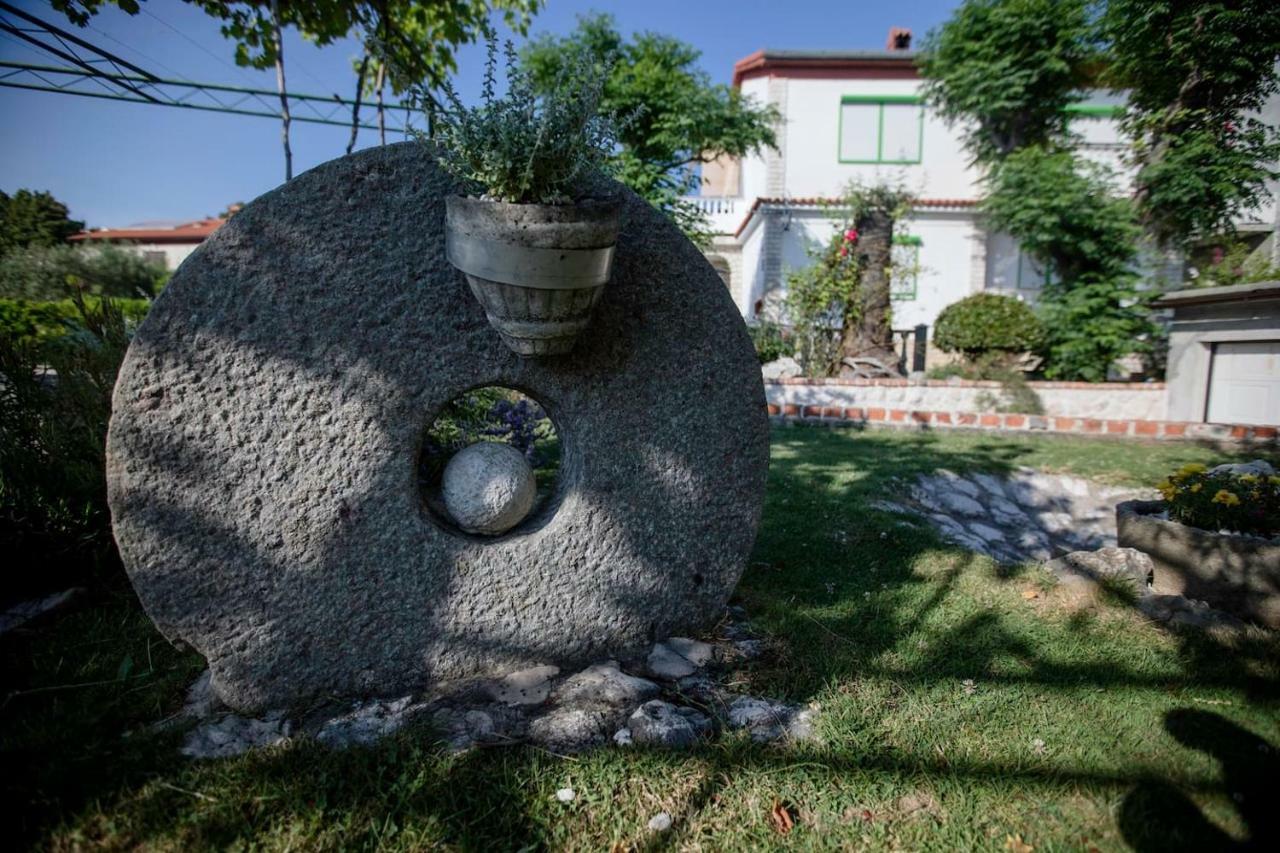 Apartman Marcela Palit Exterior photo