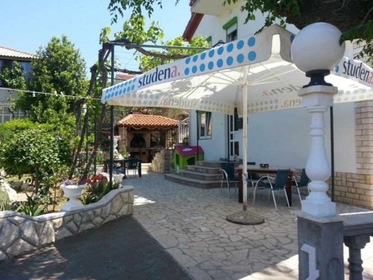 Apartman Marcela Palit Exterior photo