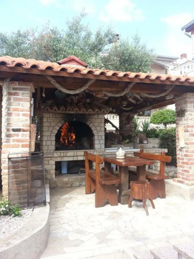 Apartman Marcela Palit Exterior photo