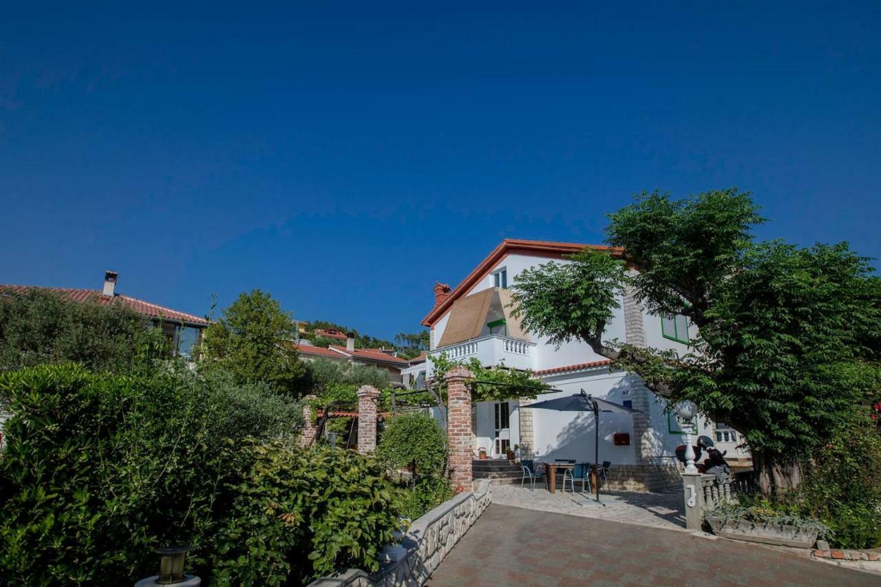 Apartman Marcela Palit Exterior photo